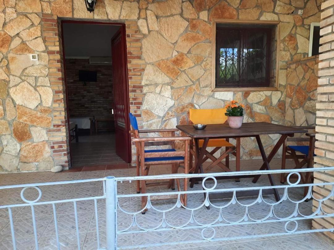 Artemis Vassilikos Aparthotel วาซิลิคอส ภายนอก รูปภาพ