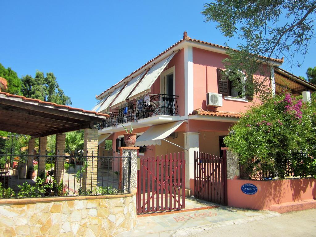 Artemis Vassilikos Aparthotel วาซิลิคอส ภายนอก รูปภาพ
